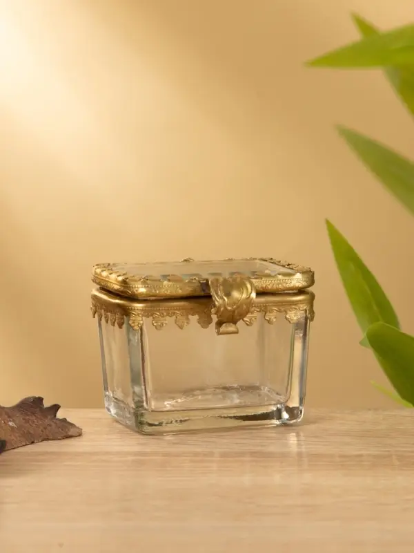 Шкатулка &laquo;Коробок&raquo;, 6&times;5.5&times;4.5 см, латунь, стекло