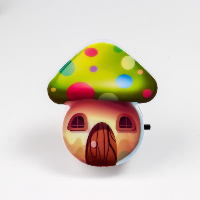 Ночник пластик от сети Ночник пластик от сети "Домик-грибок" МИКС 8х7х2,5 см RISALUX