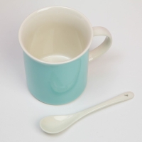 Кружка &laquo;Бабушке&raquo; с ложкой и подставкой, 300 мл