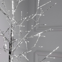 Светодиодное дерево «Серебристое» 1.8 м, 180 LED, постоянное свечение, 220 В, свечение белое Светодиодное дерево «Серебристое» 1.8 м, 180 LED, постоянное свечение, 220 В, свечение белое
