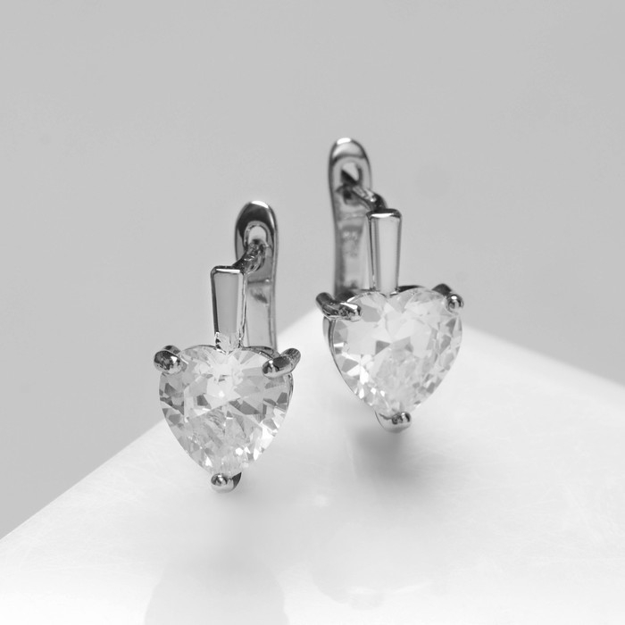 Серьги металл со стразами «Искра» белое сердце, цвет серебро Серьги металл со стразами «Искра» белое сердце, цвет серебро