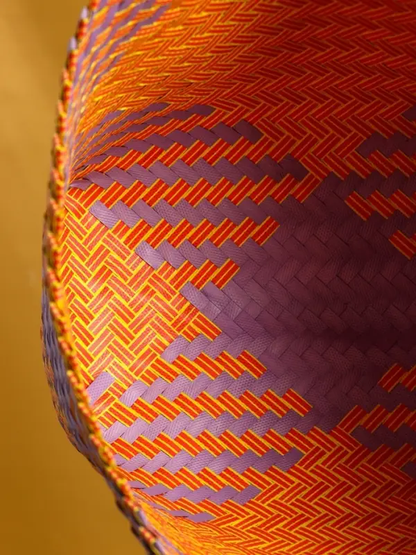 Сумка плетёная, 30&times;15&times;45 см, пластик, сиренево-жёлтая