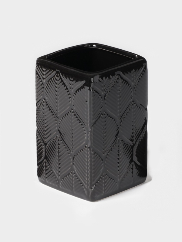 Набор для ванной &laquo;Лепесток&raquo;, 3 предмета, дозатор для мыла, стакан, мыльница, чёрный