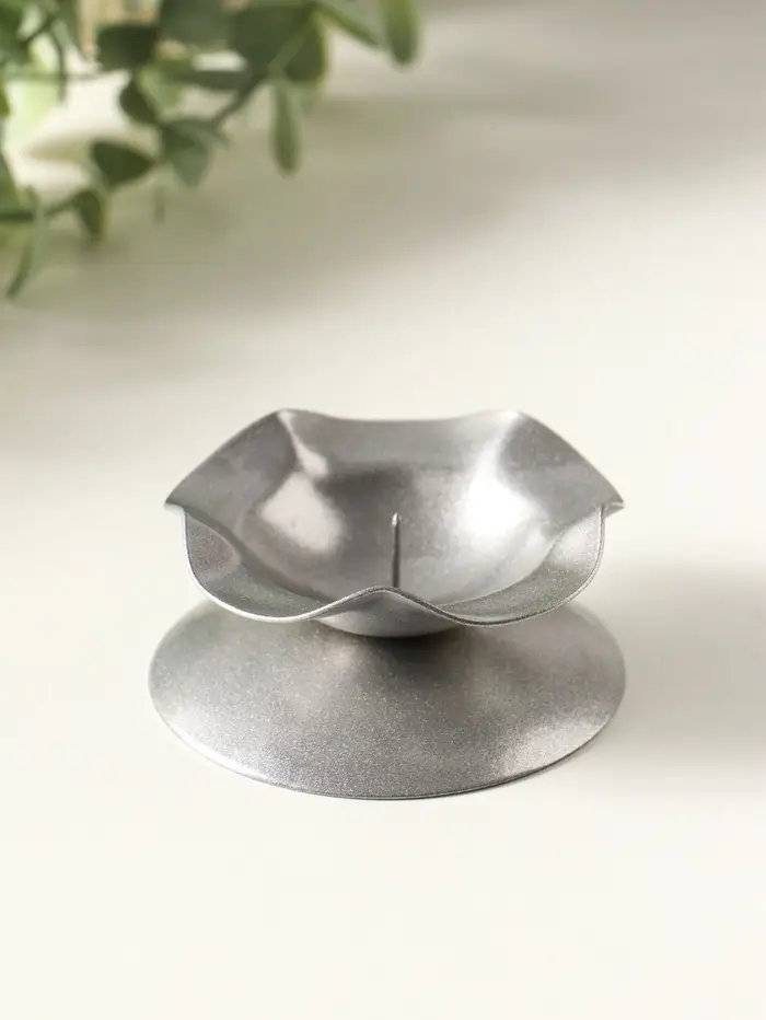Подсвечник "Кувшинка Н" металл 7,3х3,5 см, серебро