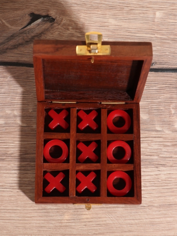 Настольная игра "Крестики-нолики" 10х10 см, дерево шишам, смола