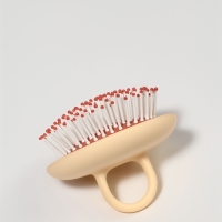 Расческа массажная компактная 8*6,5см пластик/резина пакет QF