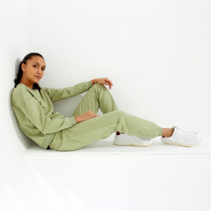 Костюм женский (свитшот, брюки) MINAKU: Casual Collection цвет фисташковый, размер 42