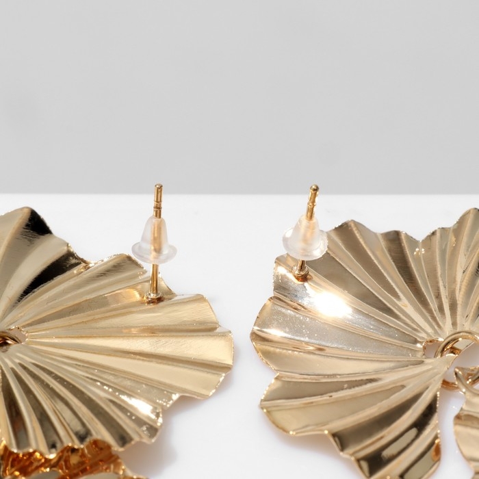 Серьги металл &laquo;Атмосфера&raquo; сжатые цветы, цвет золото