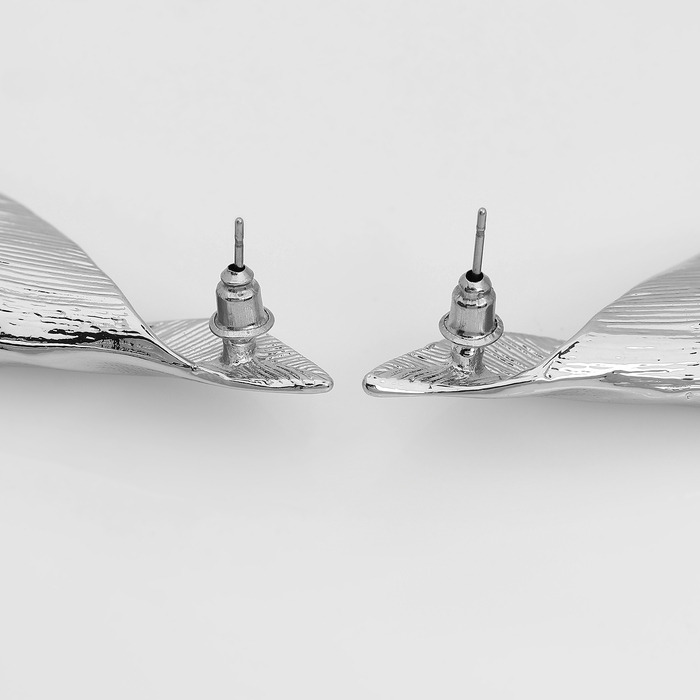 Серьги металл &laquo;Богема&raquo; скрученный листок, цвет серебро