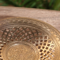 Блюдо сервировочное &laquo;Ажурное&raquo;, латунь, 17&times;17&times;3 см