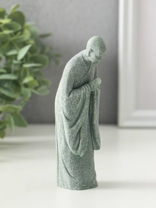 Сувенир песчаник "Монах" 5,3х4х14 см