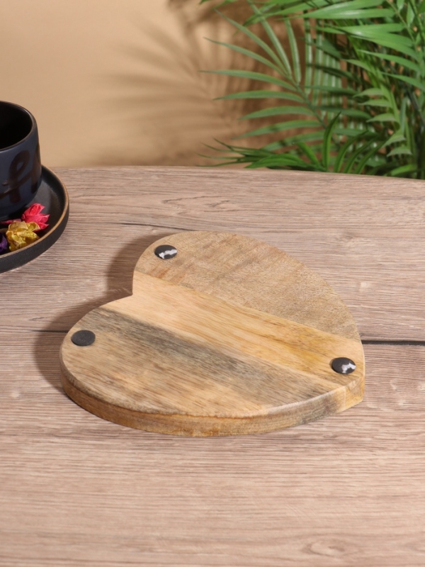 Блюдо в форме сердца &laquo;Оттенки сирени&raquo;, дерево манго, 20.5&times;20&times;2.3 см