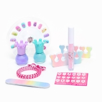 Набор косметики для девочки "Чемодан на колёсах", сиреневый, с накладными ногтями Набор косметики для девочки "Чемодан на колёсах", сиреневый, с накладными ногтями