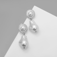 Серьги с жемчугом &laquo;Абстракция&raquo; крупная бусина, цвет серебро