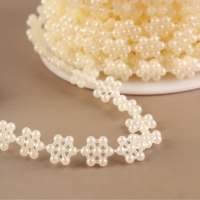 Жемчуг на нитях, плоский, 10 мм, 9 &plusmn; 1 м, цвет молочный