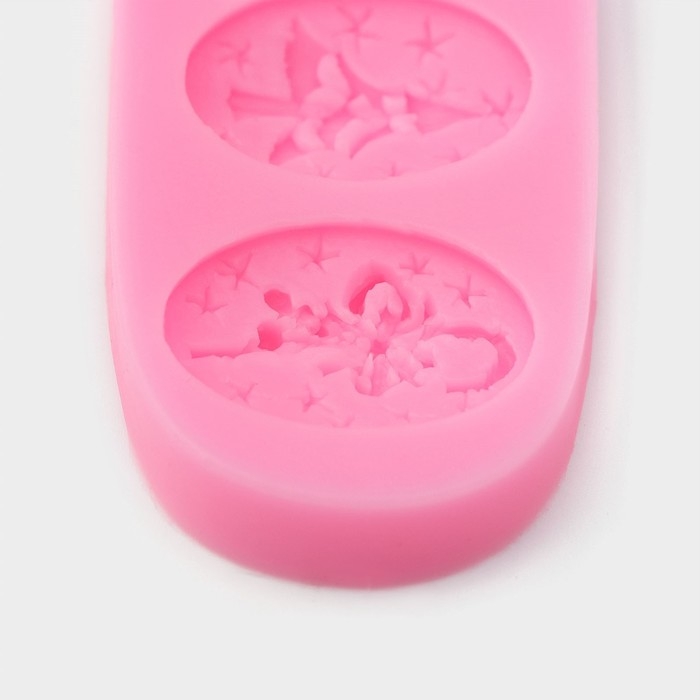 Молд для заливки &laquo;Новогодняя ёлка&raquo;, силикон, 3 ячейки, 11&times;4.8 см, розовый