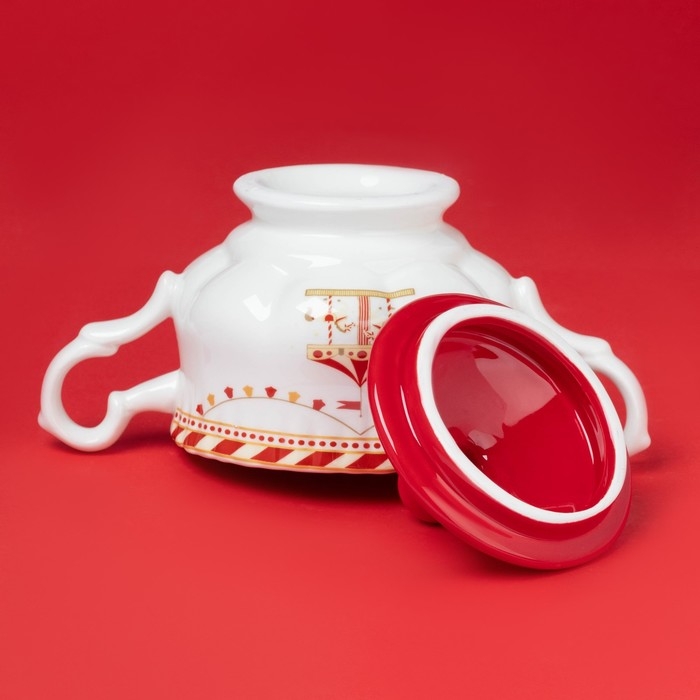 Сахарница новогодняя Доляна &laquo;Парк аттракционов&raquo;, 400 мл, фарфор, цвет белый