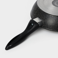 Сковорода &laquo;Алёна&raquo;, d=20 см, пластиковая ручка, антипригарное покрытие, цвет чёрный