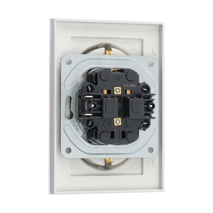 Розетка двухместная TOT Matte Glass, 16 А, скрытая, с з/к, стекло, серебристая Розетка двухместная TOT Matte Glass, 16 А, скрытая, с з/к, стекло, серебристая