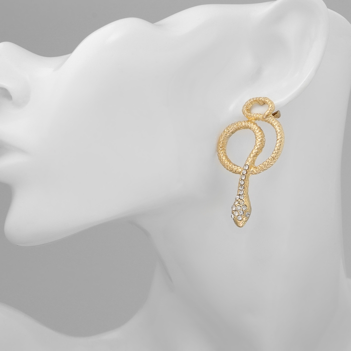 Новый год! Символ года 2025! Серьги со стразами &laquo;Змейка&raquo; петля, цвет белый в золоте