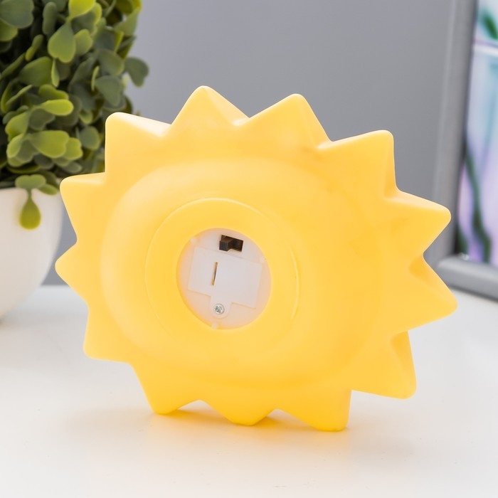 Ночник Ночник "Солнышко" LED от батареек 3xLR44 желтый 14х6х12см RISALUX