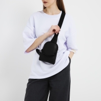 Сумка через плечо с цепочкой NAZAMOK "Классика", 18х14х3 см Сумка через плечо с цепочкой NAZAMOK "Классика", 18х14х3 см