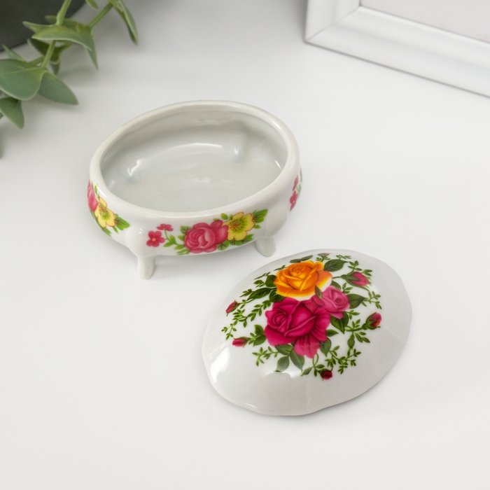 Шкатулка керамика на ножках "Композиция из роз" 6,1х7,7х4,8 см