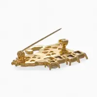 Брошь "Кошечка" в короне, бело-розовая в золоте