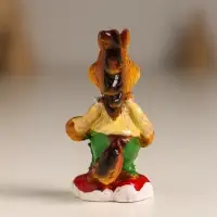 Сувенир полистоун "Конь в спортивном костюме" МИКС 3,3х2,3х5 см