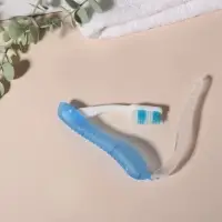 Зубная щётка, складная, 18.3&times;2.7/11&times;2.7(&plusmn;1) см, синяя, белая