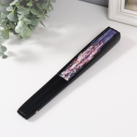 Веер пластик, текстиль h=26,5 см "Крупные розы на синем фоне" Веер пластик, текстиль h=26,5 см "Крупные розы на синем фоне"