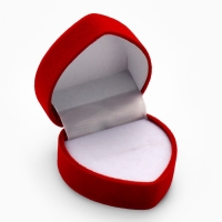 Футляр бархатный под кольцо &laquo;Сердце с рамкой из точек&raquo; 5&times;5, цвет красный