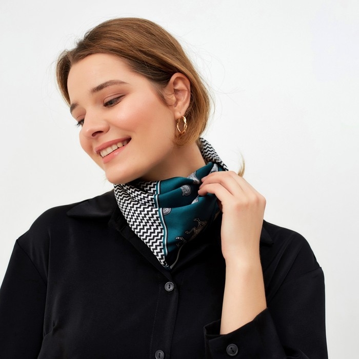 Платок женский MINAKU р-р 70*70 см, цвет зелёный