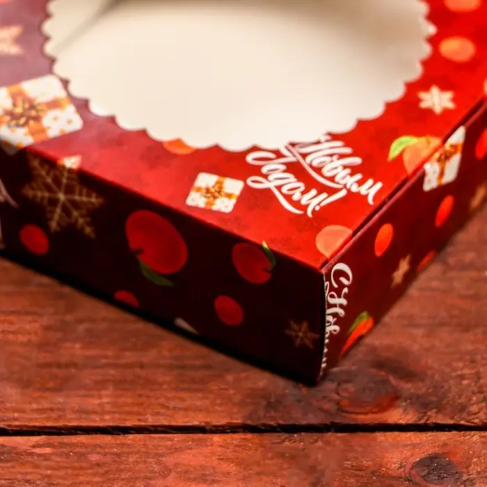 Подарочная коробка сборная с окном &laquo;Мандарины и подарки&raquo;, 11.5&times;11.5&times;3 см