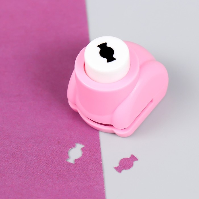 Набор для скрапбукинга "Зигзаги" ножницы фигурные 15,5 см+4 дырокола d=1,2 см10х23 см МИКС