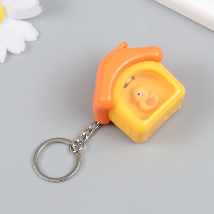 Фонарик свет на кольце "Уточка в домике" 3,5х4,3х4,2 см