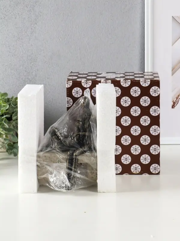 Сувенир полистоун "Абстракция. Мама и ребенок на скамейке" бронза с бежевым 17,5х10,5х19 см   109027