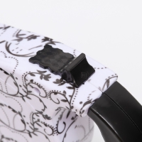 Рулетка с поводком-лентой, резиновая ручка, 5 м, вес животного до 15 кг, белая с орнаментом Рулетка с поводком-лентой, резиновая ручка, 5 м, вес животного до 15 кг, белая с орнаментом