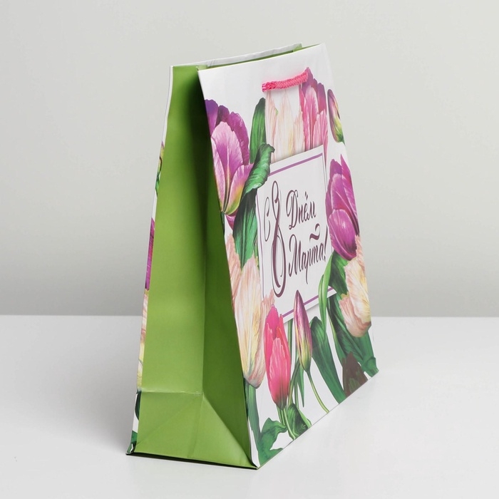 Пакет подарочный ламинированный горизонтальный, упаковка, &laquo;С днём 8 марта&raquo;, ML 25 х 21 х 8 см