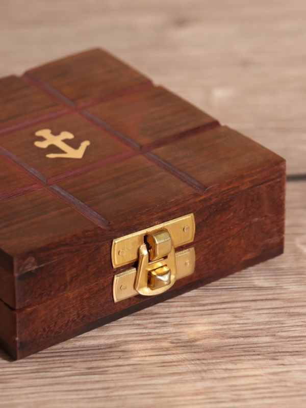 Настольная игра "Крестики-нолики" 10х10 см, дерево шишам, латунь