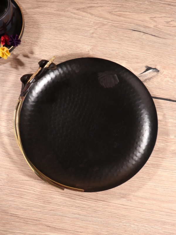 Блюдо сервировочное круглое "Черные каллы" черное с золотом. нержавеющая сталь 26х27х5 см