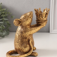 Подсвечник полистоун на 1 свечу "Мышка с короной в руках" золото 15,5х8х15,5 см