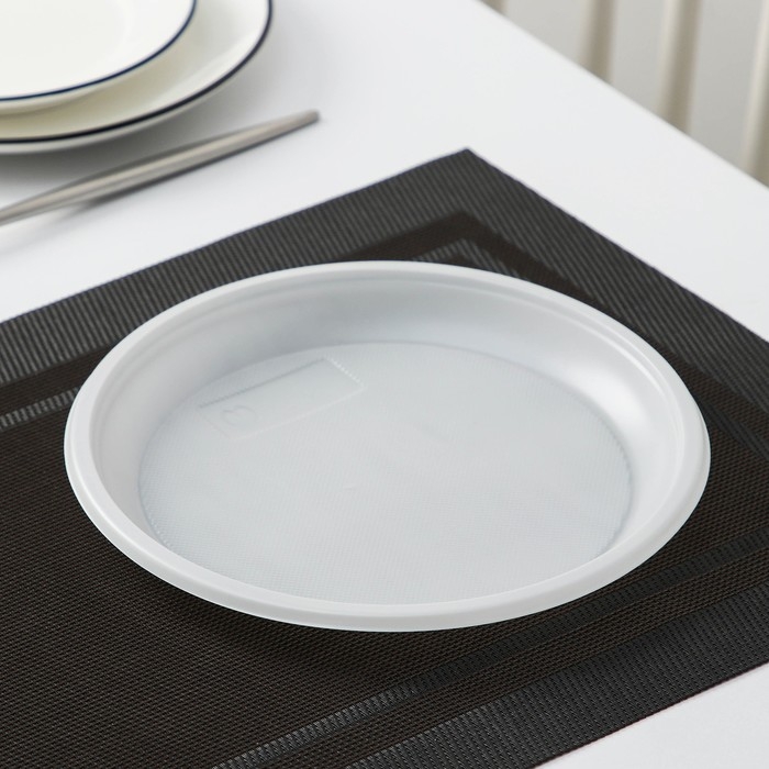 Набор пластиковой одноразовой посуды на 6 персон «Пикничок», цвет МИКС Набор пластиковой одноразовой посуды на 6 персон «Пикничок», цвет МИКС