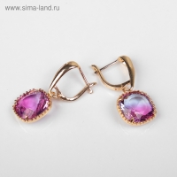 Серьги со стразами &laquo;Иллюзион&raquo; плавный квадрат, цвет малиново-фиолетовый в золоте