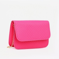 Сумка детская для девочки на магните, длинная цепь, цвет малиновый Сумка детская для девочки на магните, длинная цепь, цвет малиновый