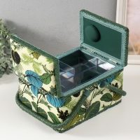 Шкатулка для рукоделия "Тропические листья на зелёном" 19х26х14,5 см