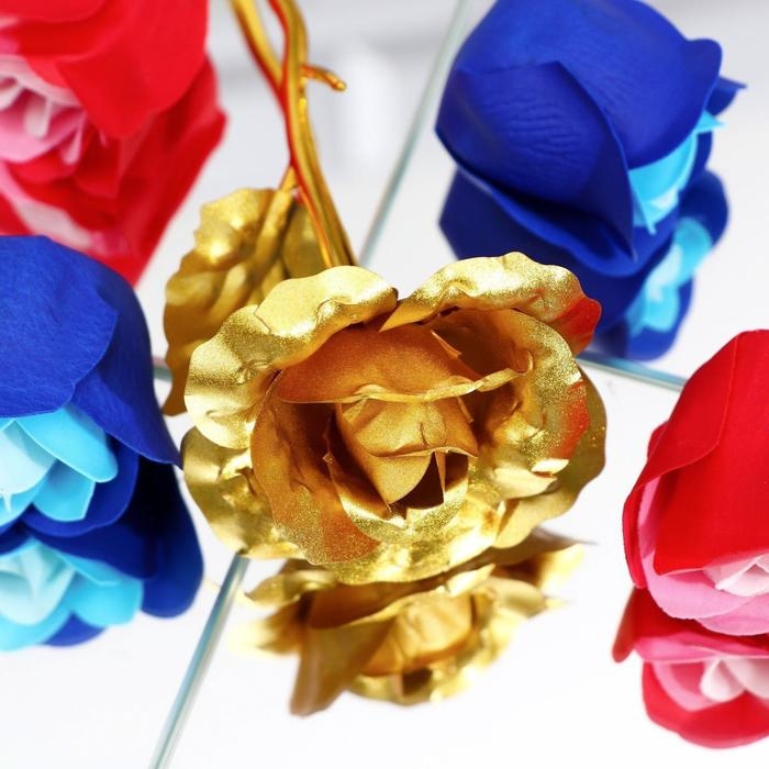 Мыльные розочки цветных оттенков и золотая роза, набор 11 шт