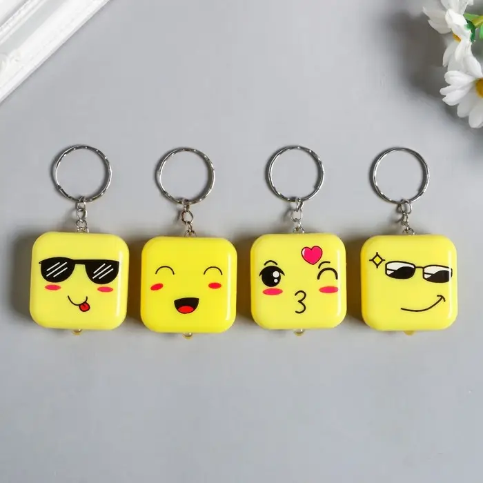 Фонарик свет на кольце "Квадратик-смайлик" МИКС светит 3,8х1,6х3,8 см