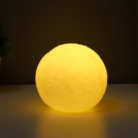 Ночник пластик "Луна белая средняя" от бат 3LR44 в компл 10х10х9 см RISALUX