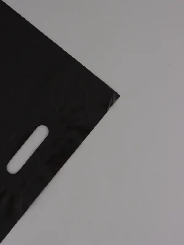 Пакет полиэтиленовый с вырубной ручкой, Чёрный 30-40 См, 60 мкм